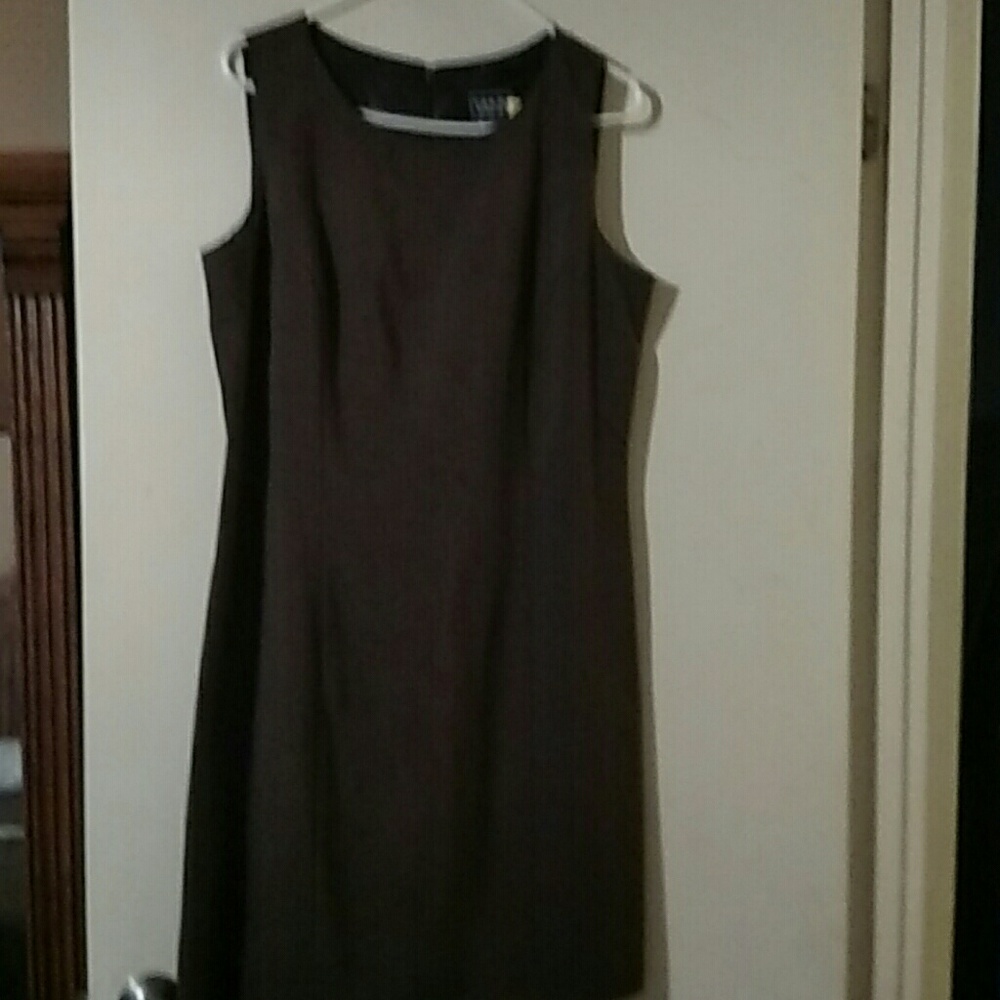 Dress - Picture 2 of 2